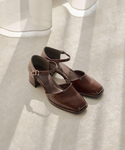 方頭帶扣高跟鞋