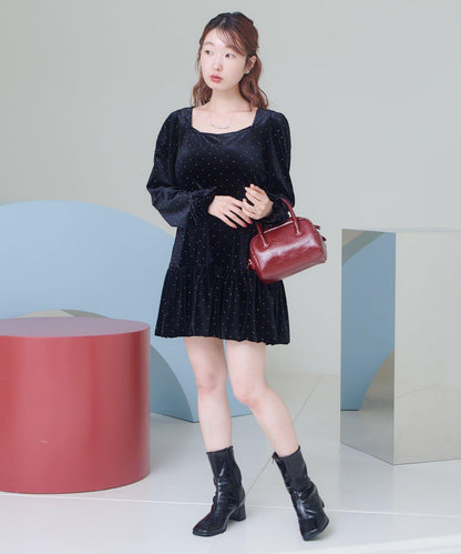 天鵝絨鉚釘裝飾迷你連衣裙