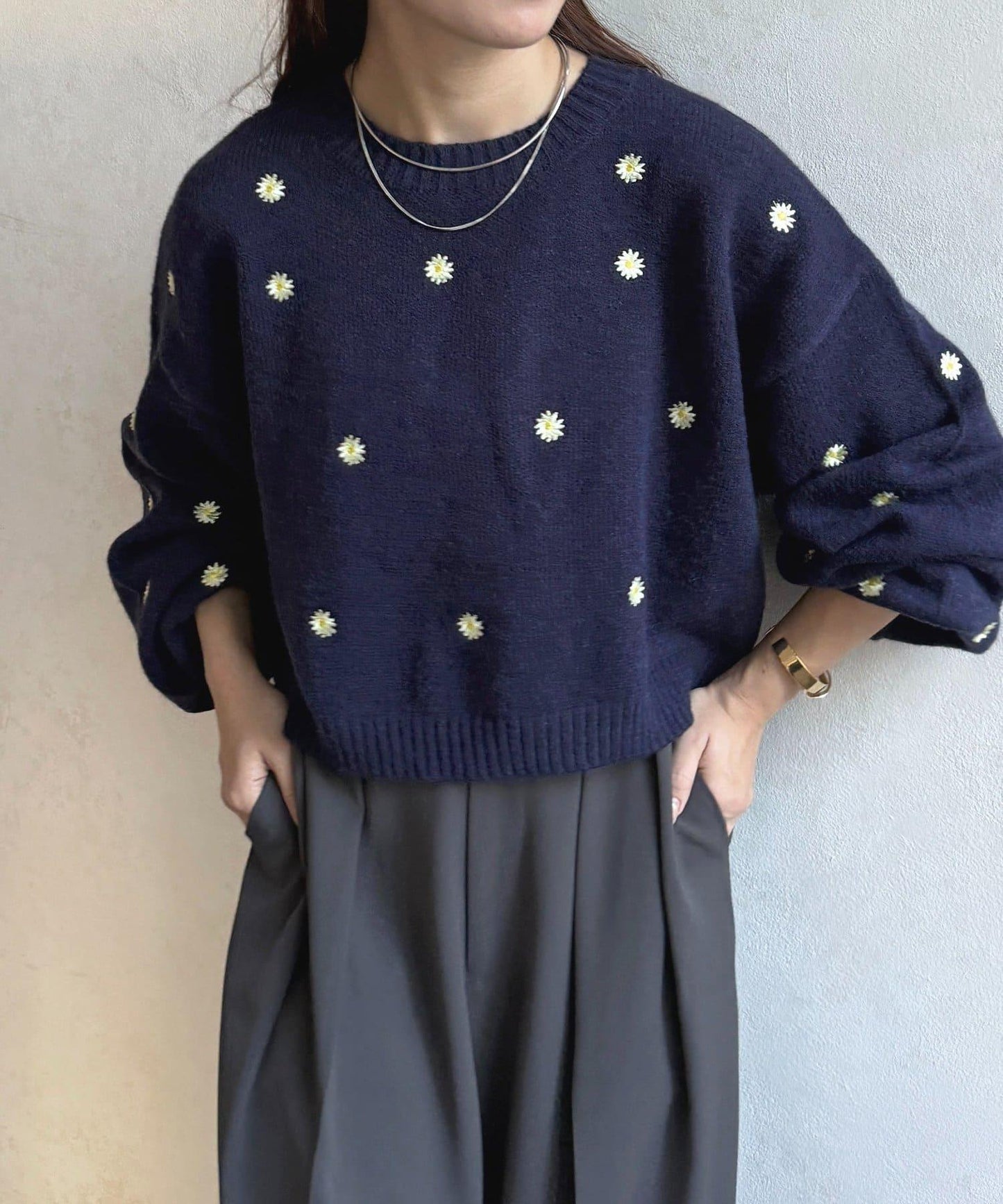 花卉刺繡短款針織衫