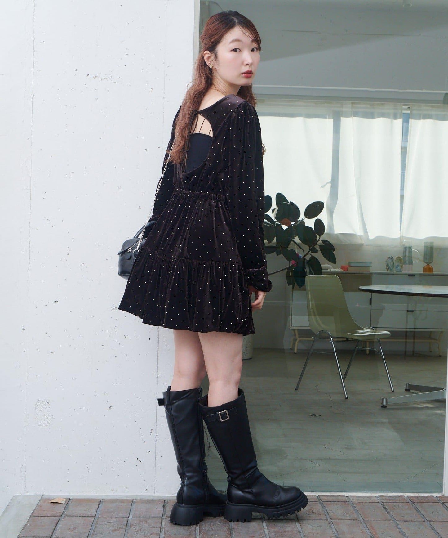 天鵝絨鉚釘裝飾迷你連衣裙