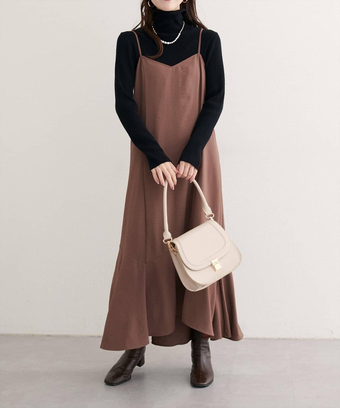 【natural couture】不對稱下襬吊帶連衣裙