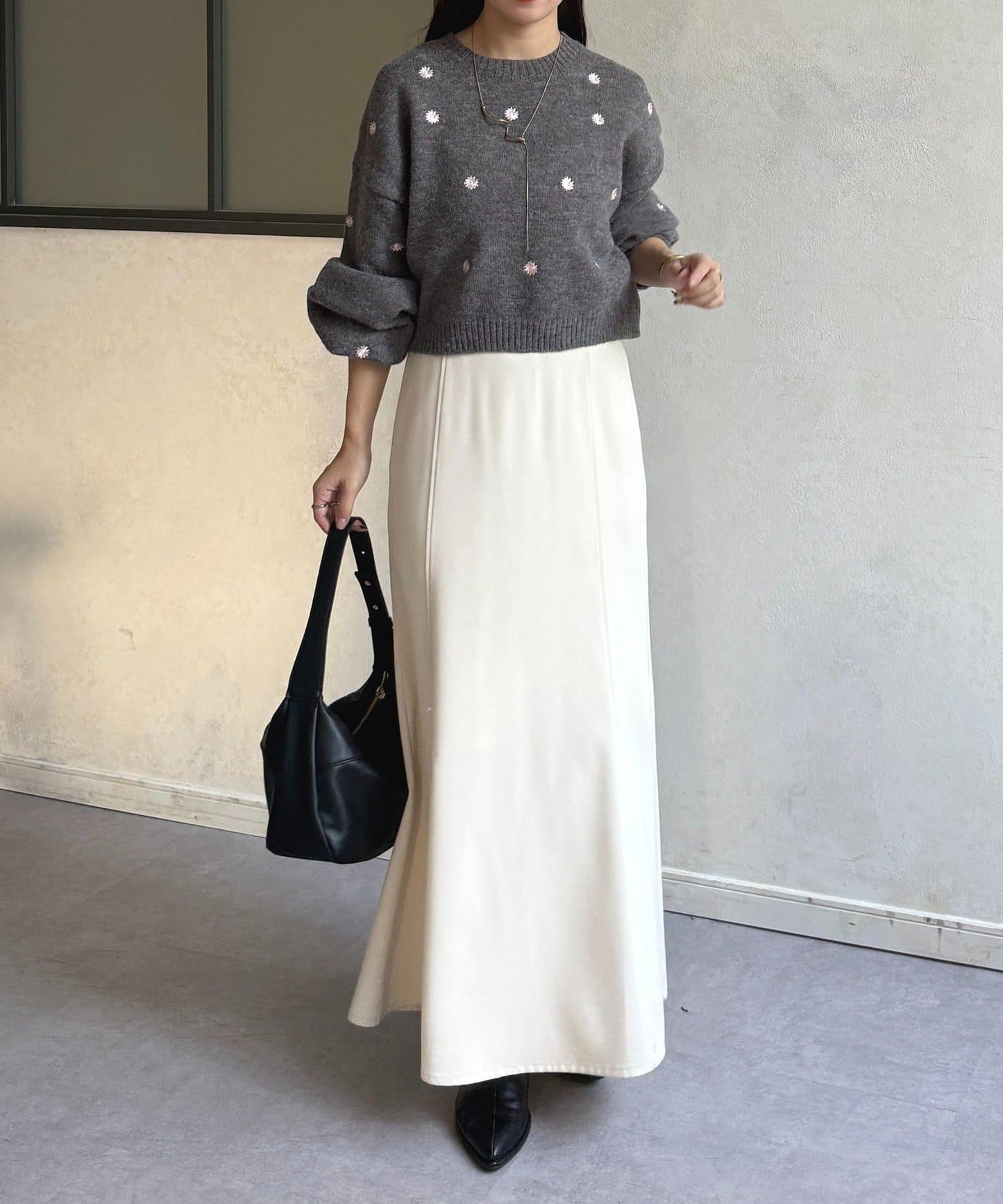 花卉刺繡短款針織衫