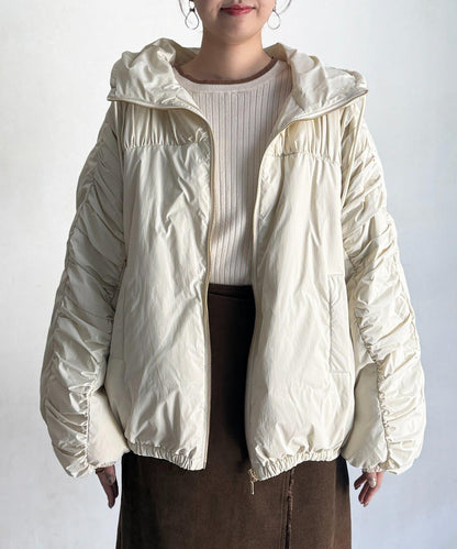 層疊褶皺羽絨服