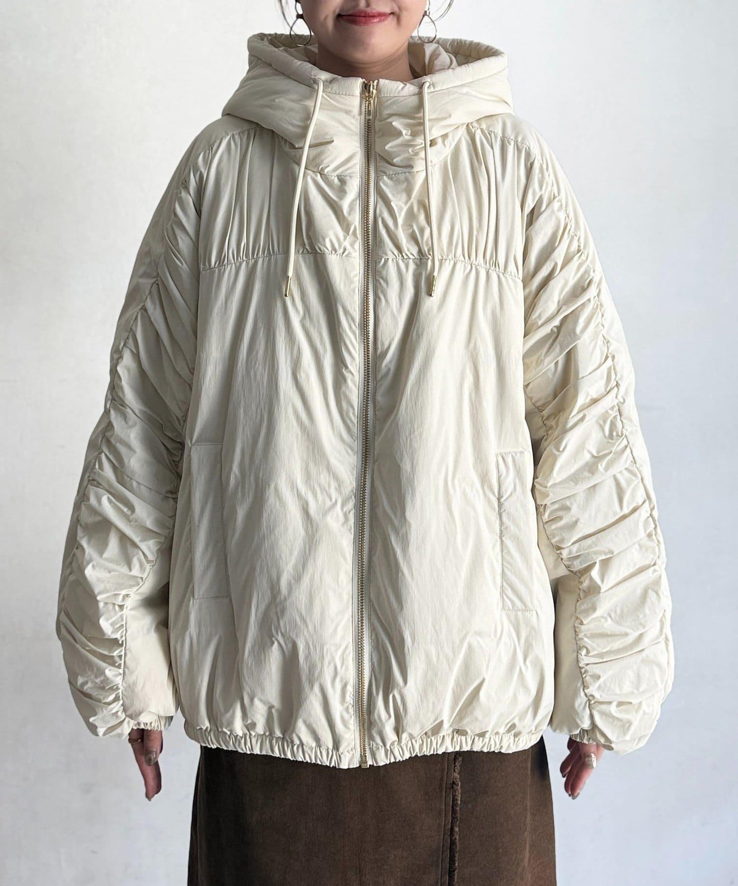 層疊褶皺羽絨服