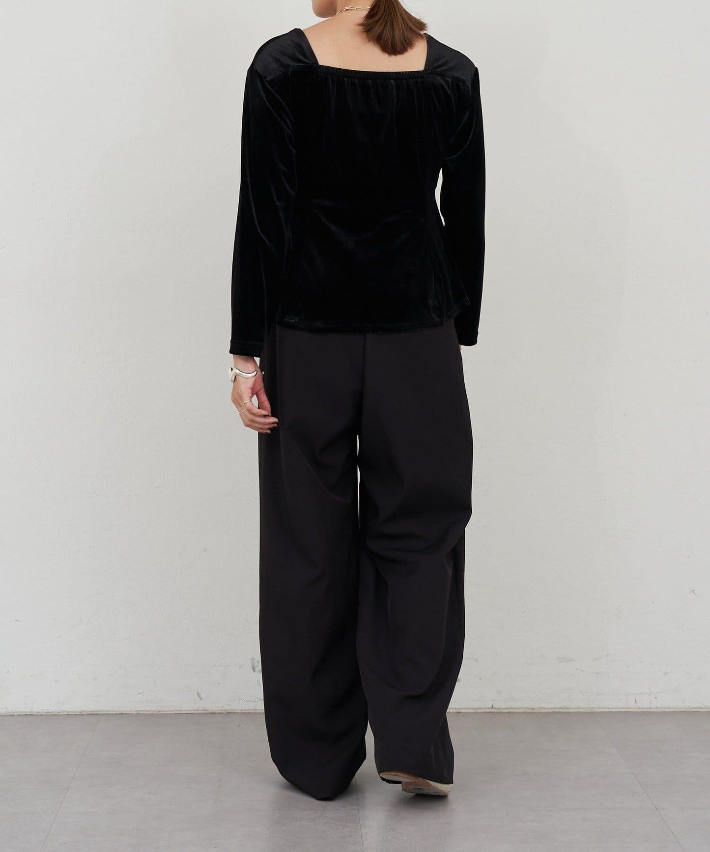 天鵝絨荷葉邊下襬套頭衫