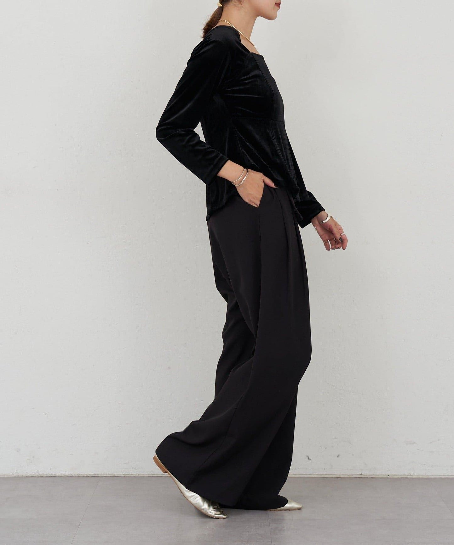 天鵝絨荷葉邊下襬套頭衫