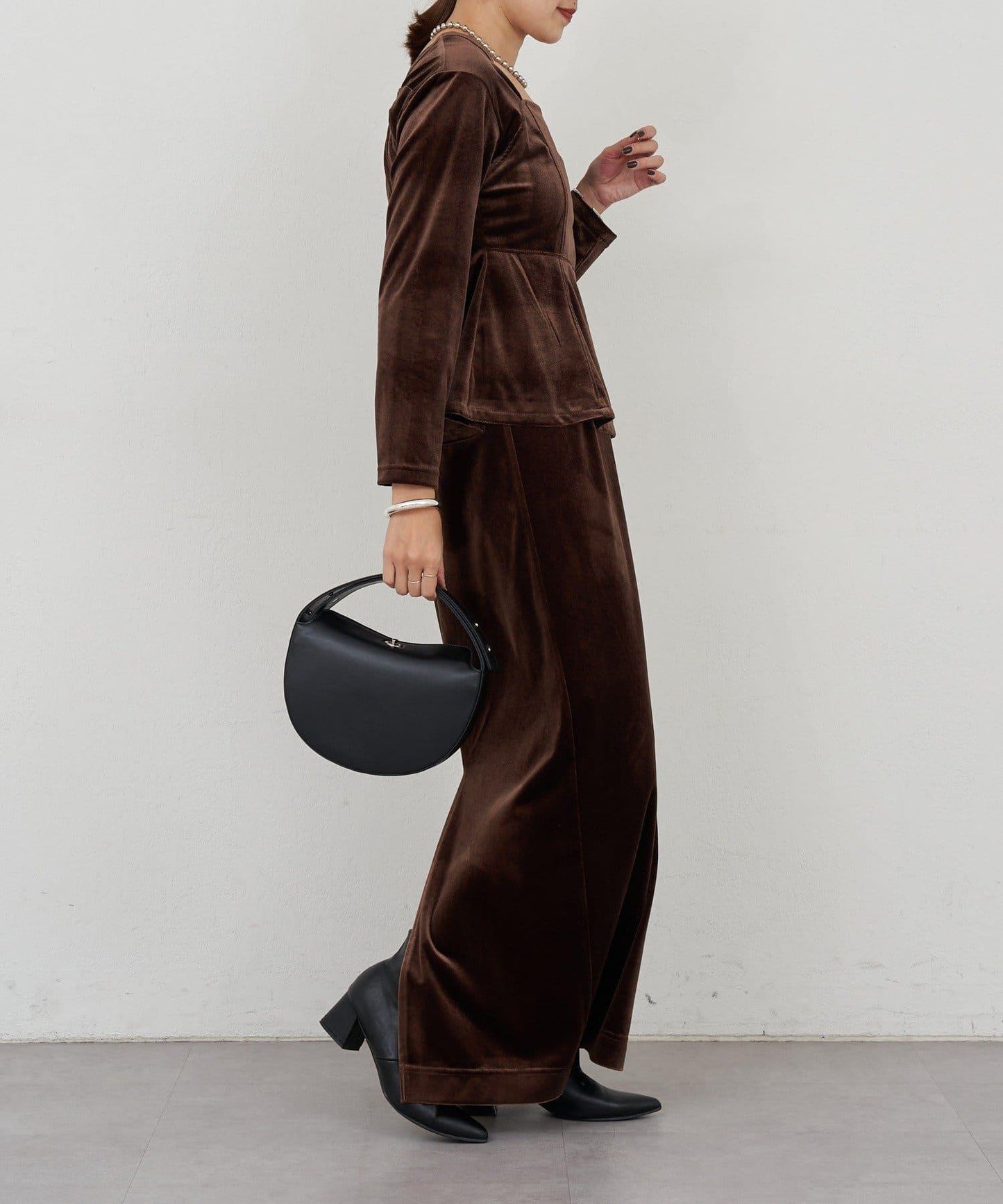 天鵝絨荷葉邊下襬套頭衫