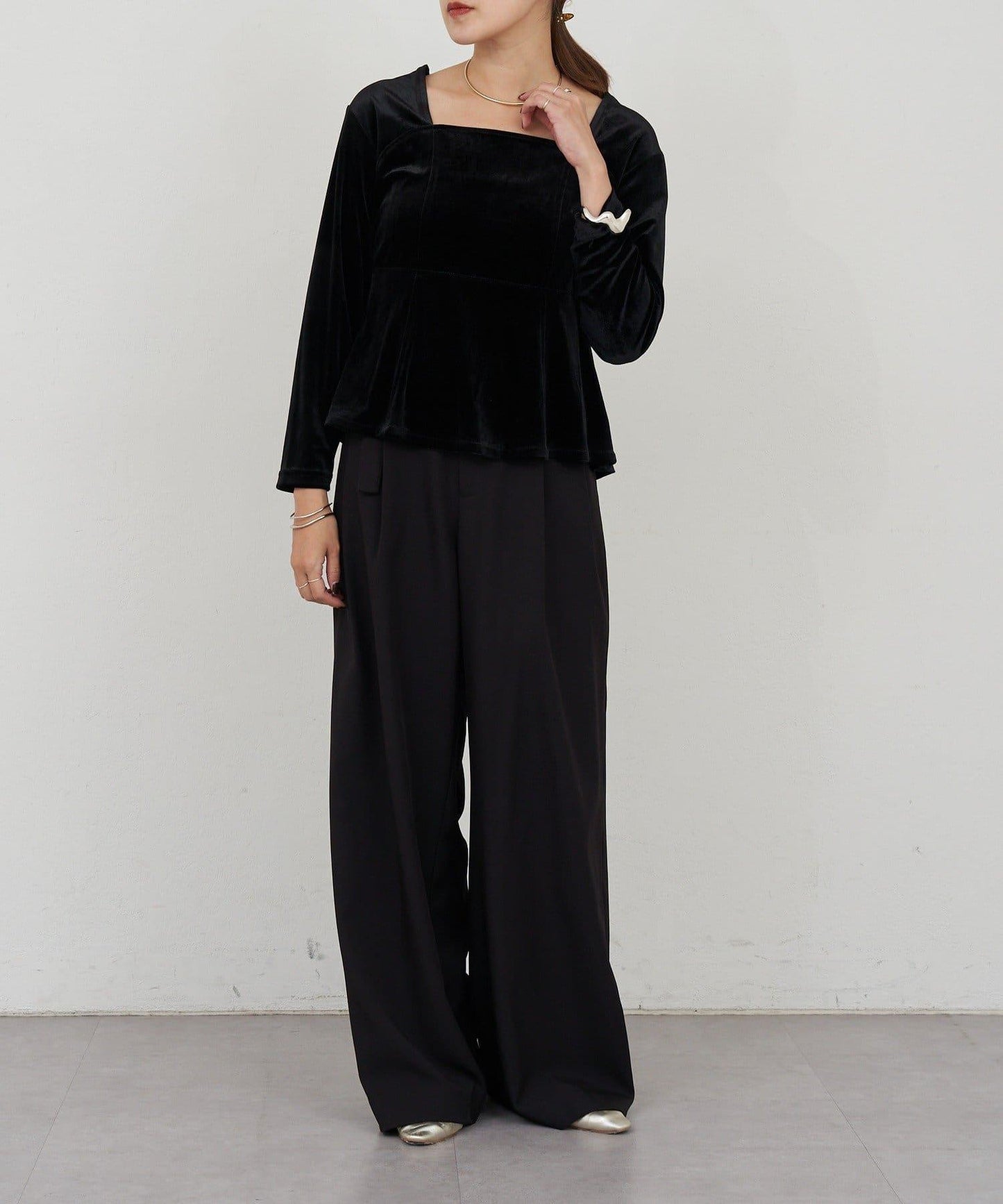 天鵝絨荷葉邊下襬套頭衫