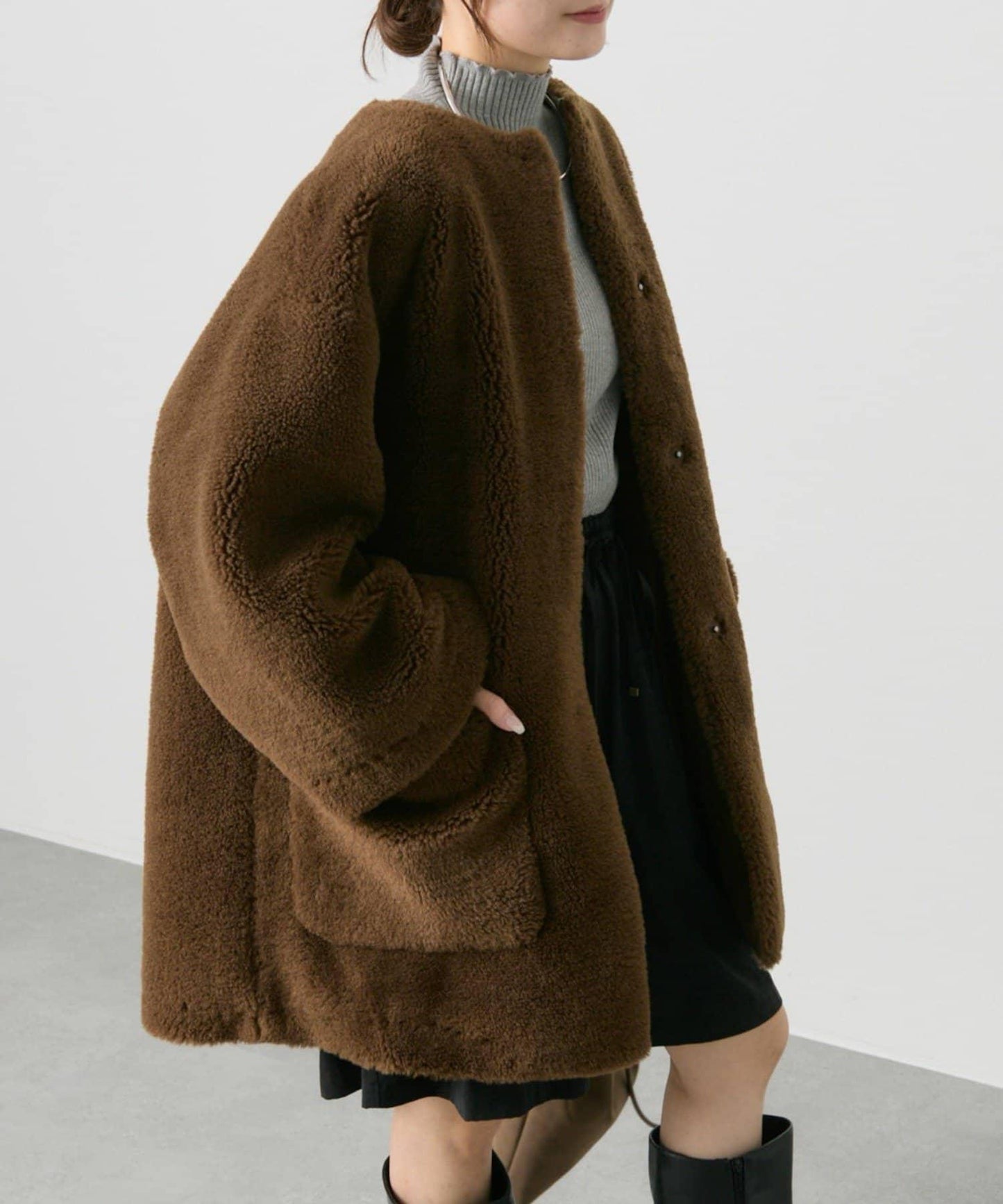 再生羊羔絨無領大衣