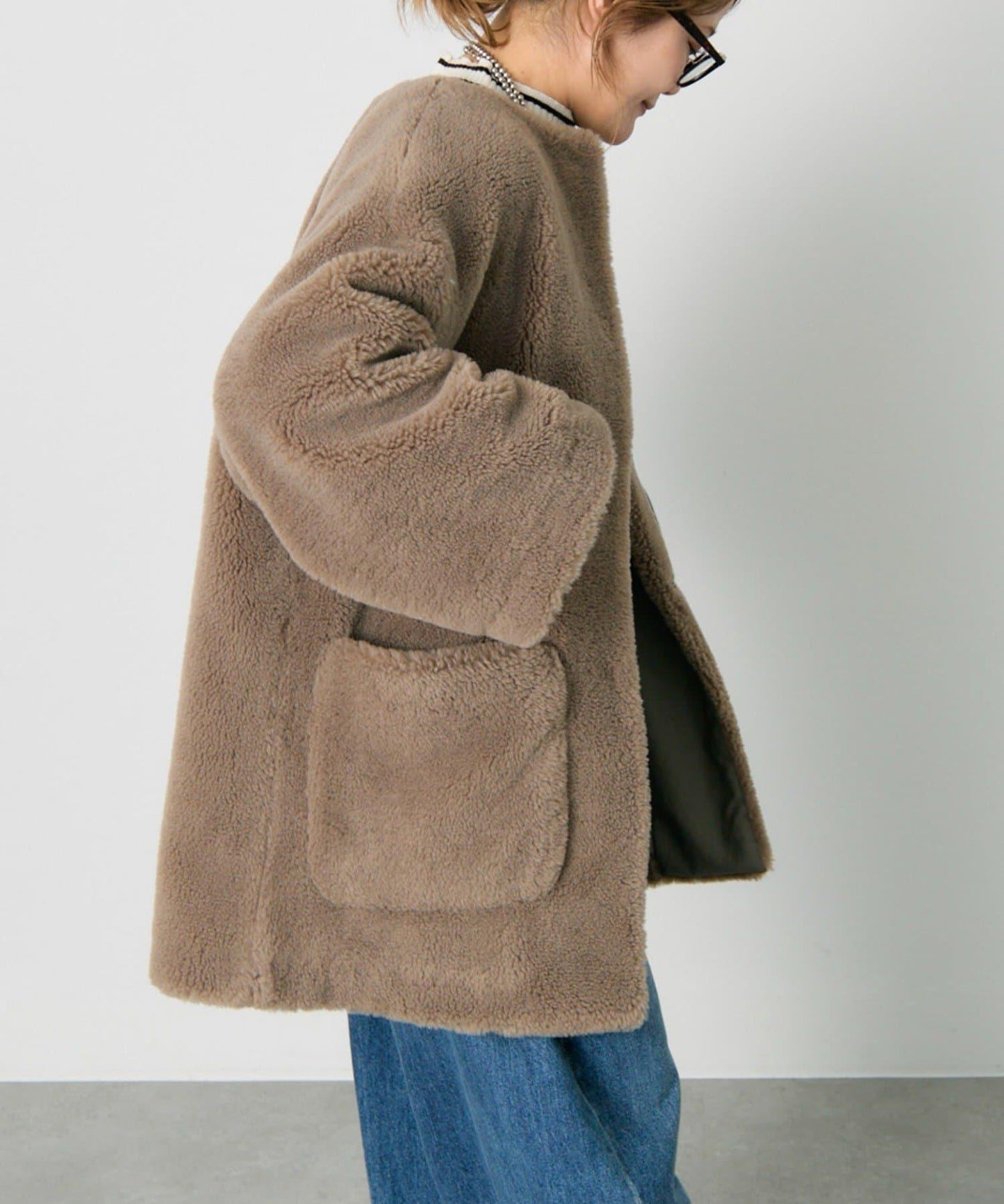 再生羊羔絨無領大衣