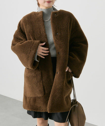 再生羊羔絨無領大衣