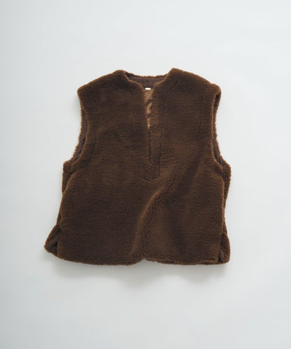 再生羊羔絨馬甲