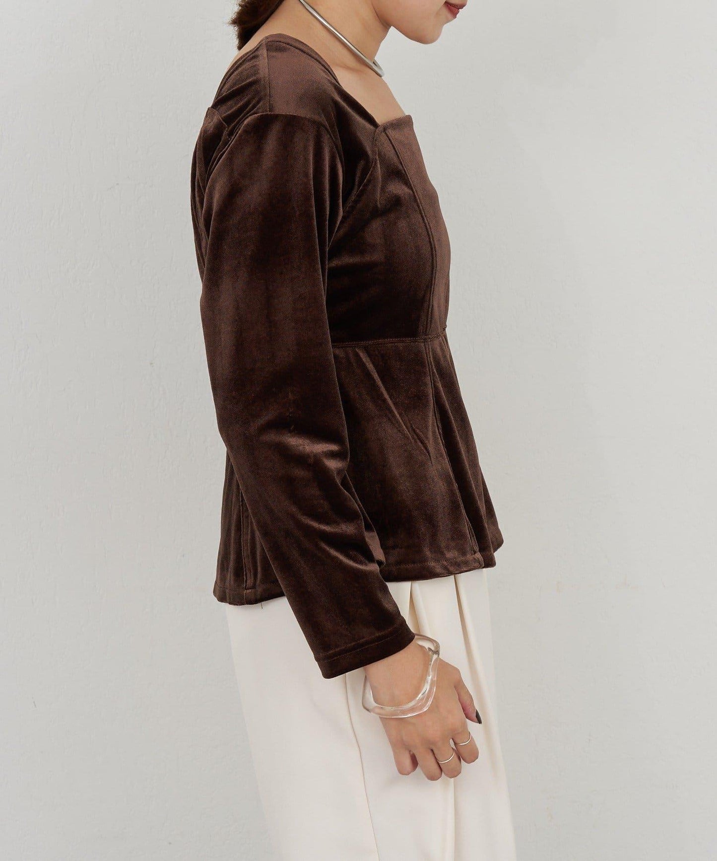 天鵝絨荷葉邊下襬套頭衫