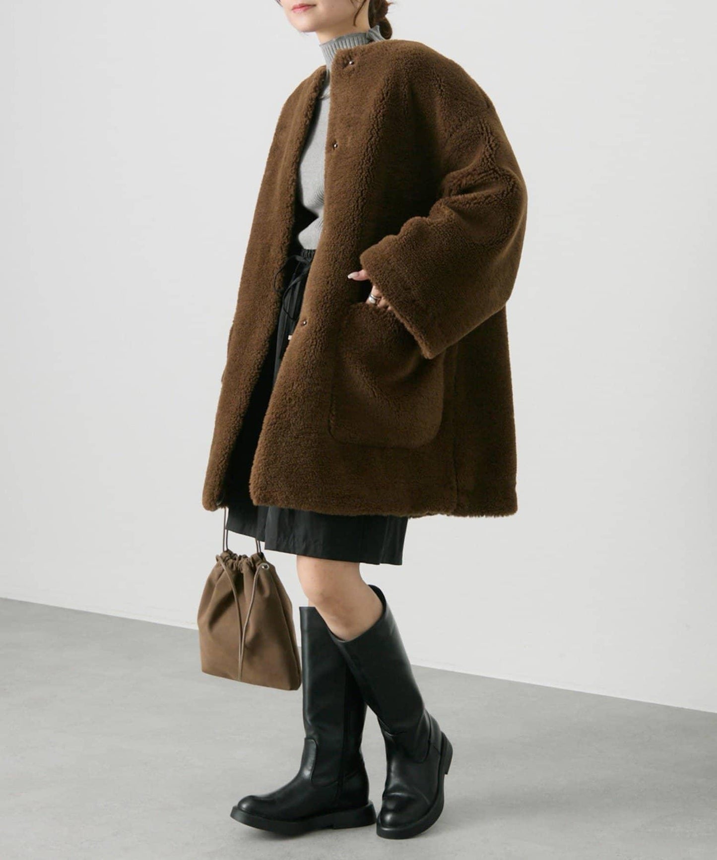 再生羊羔絨無領大衣