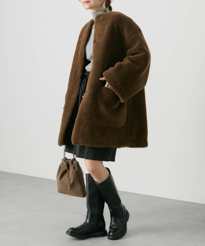 再生羊羔絨無領大衣