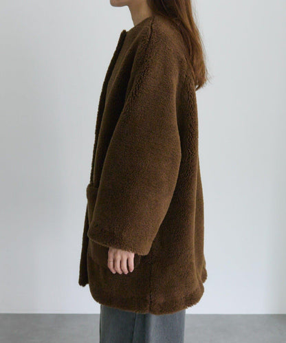 再生羊羔絨無領大衣