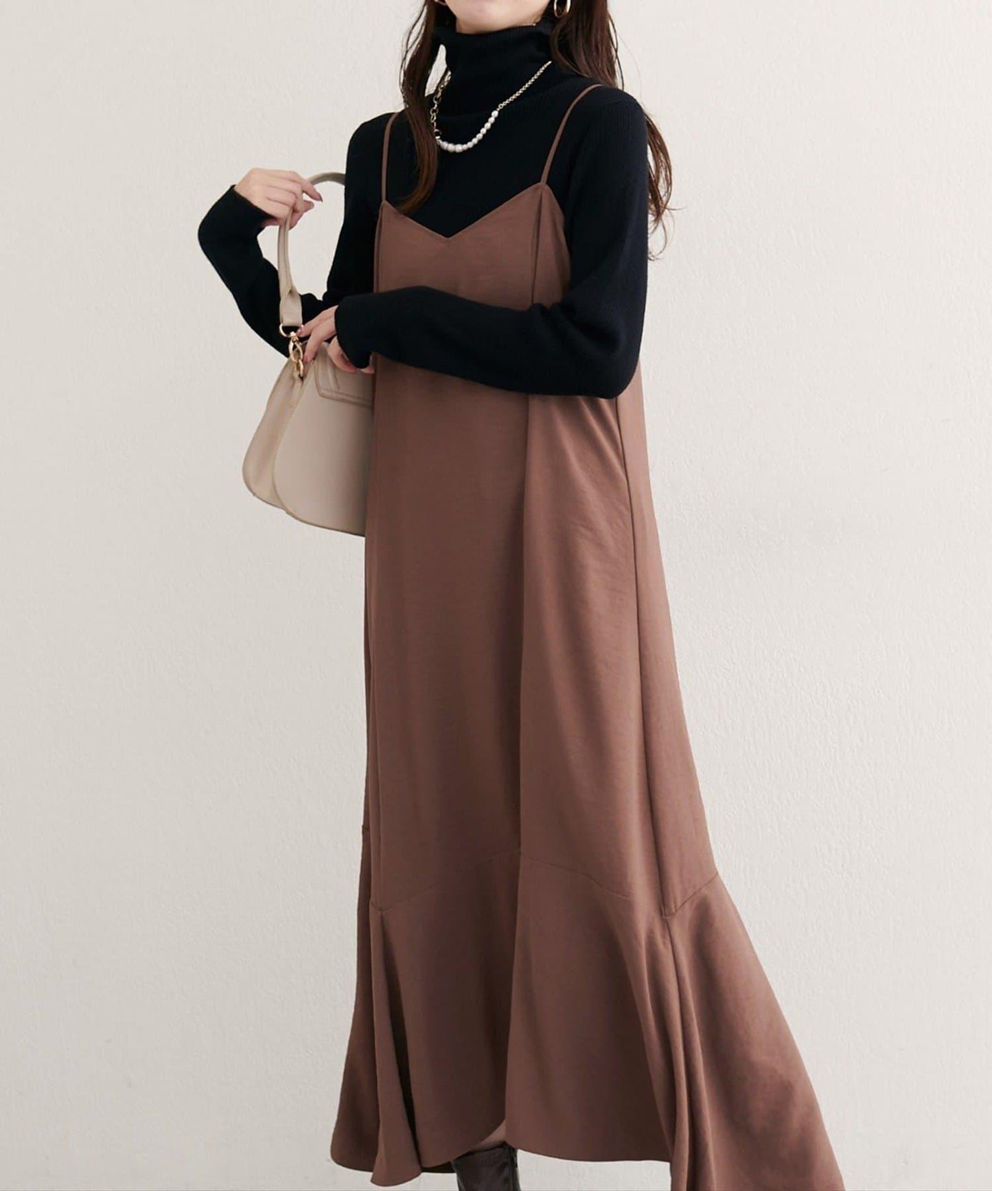 【natural couture】不對稱下襬吊帶連衣裙