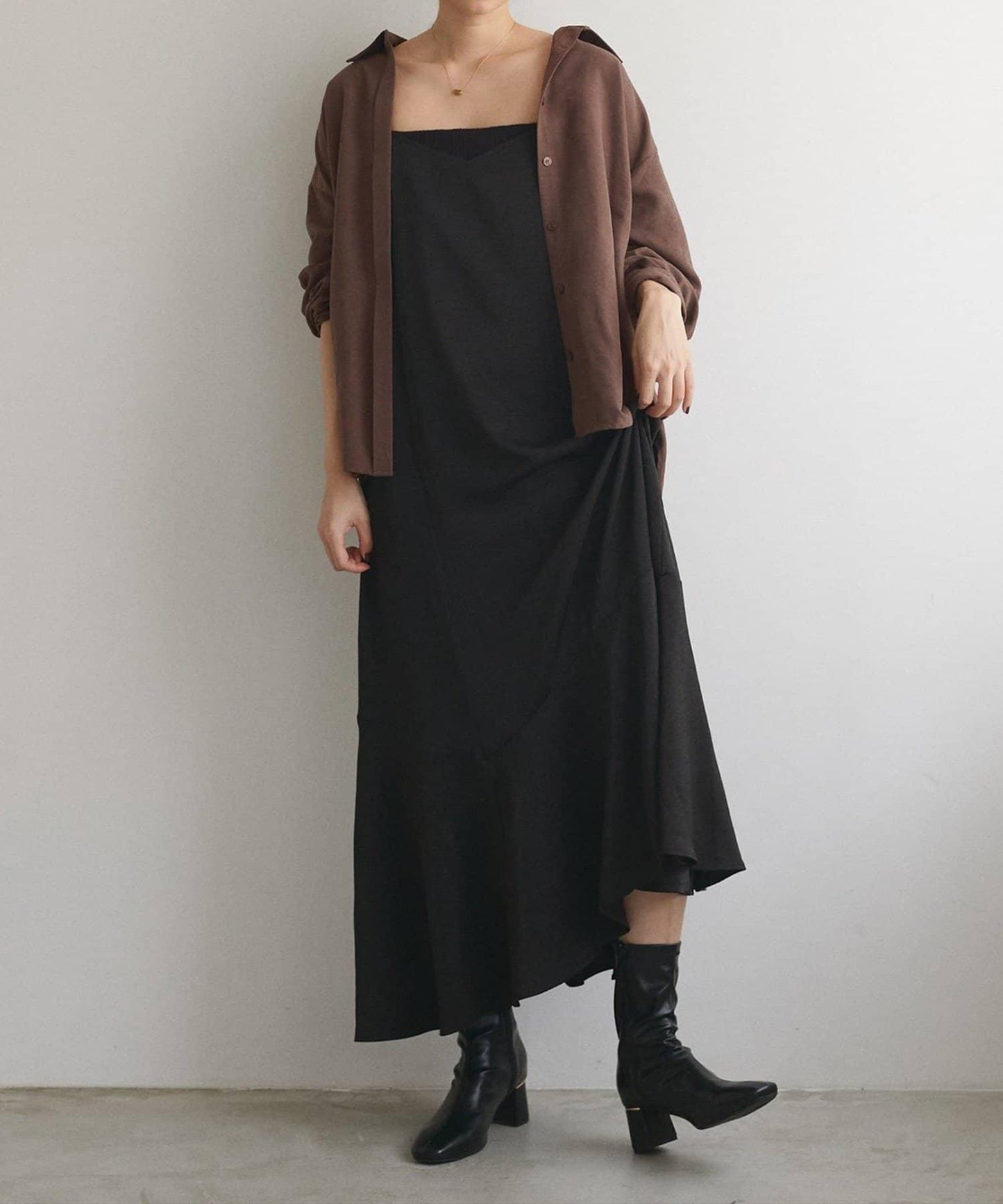 【natural couture】不對稱下襬吊帶連衣裙