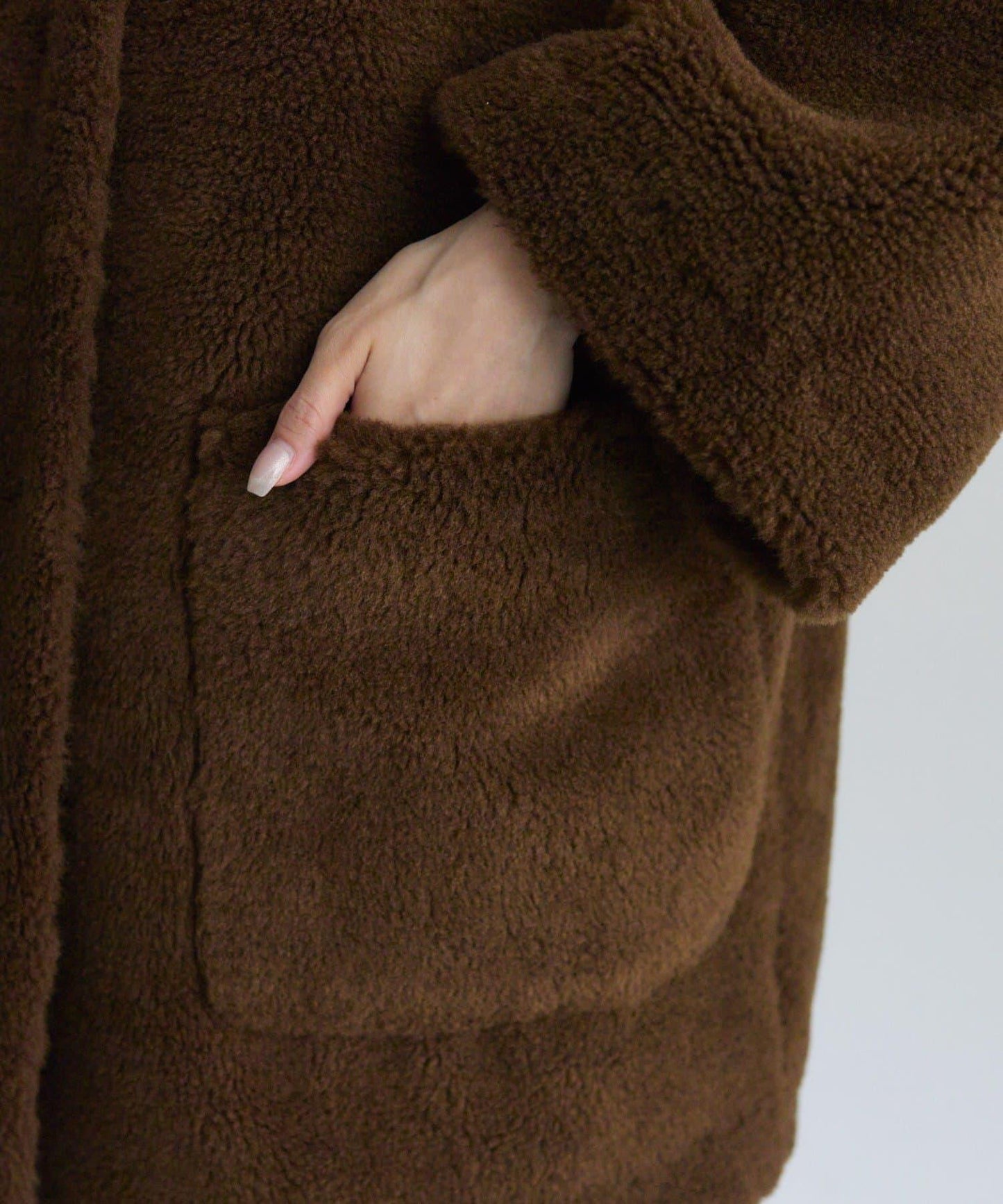 再生羊羔絨無領大衣