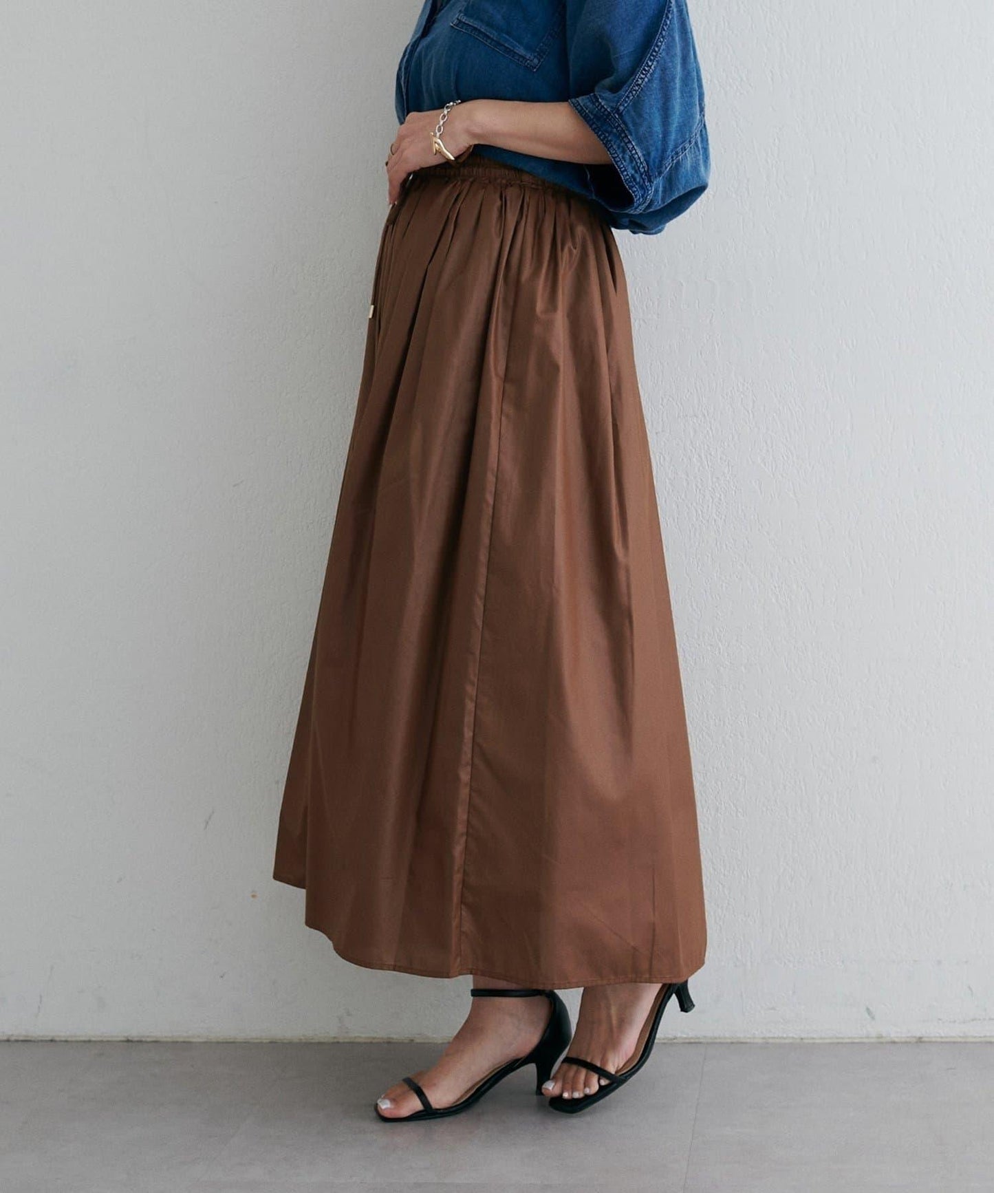 【LARUTA】塗層棉質褶皺半身裙