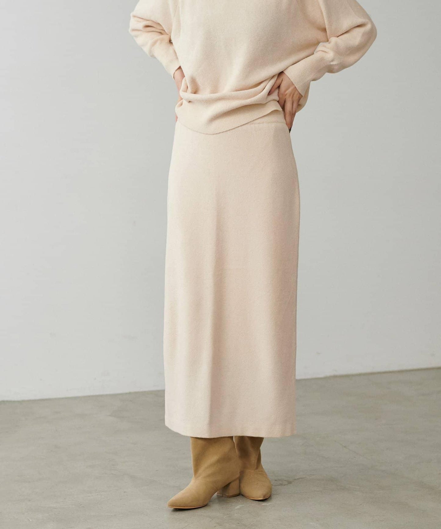 柔軟蓬鬆迷你羽毛針織半身裙