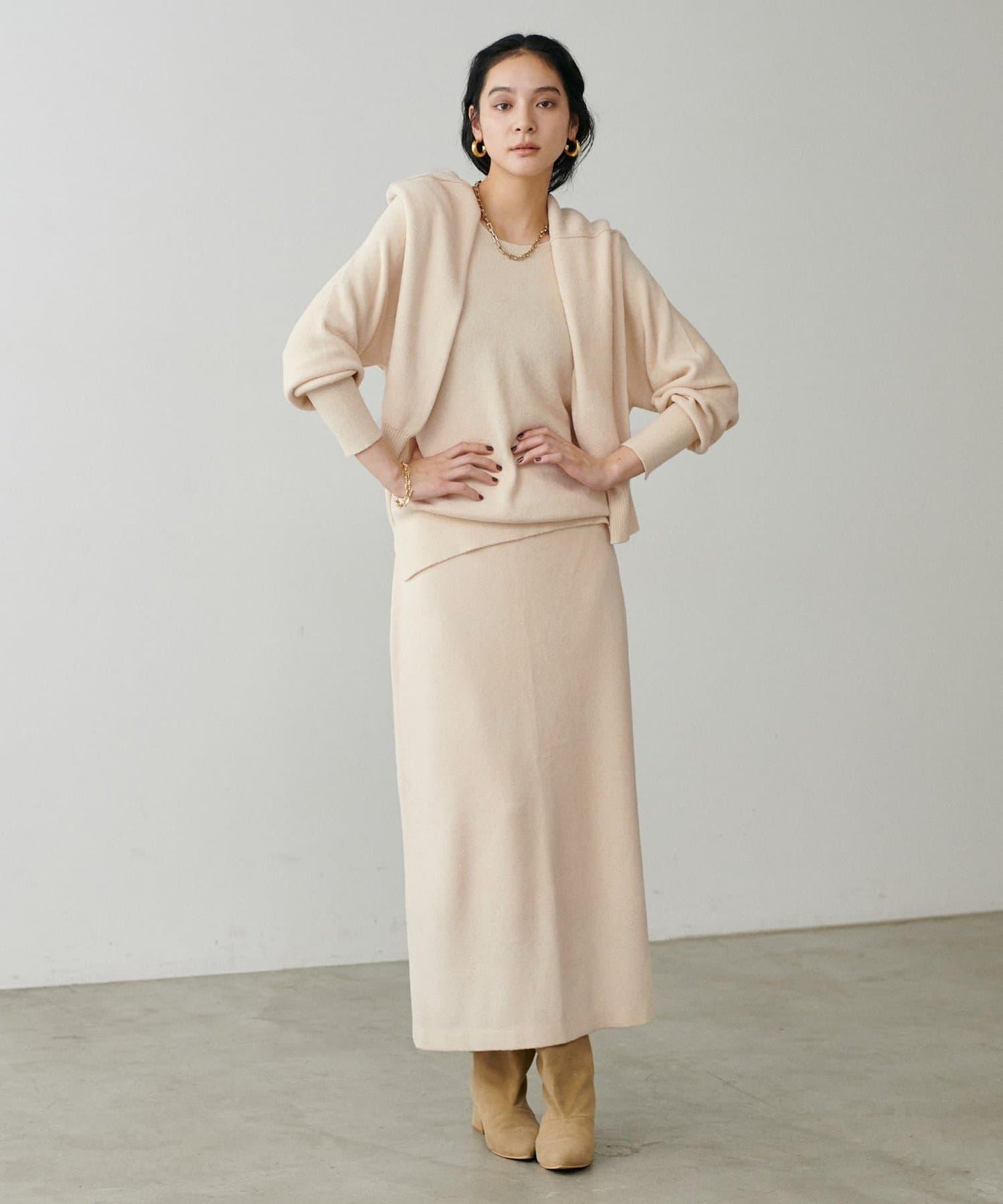 柔軟蓬鬆迷你羽毛針織套頭衫