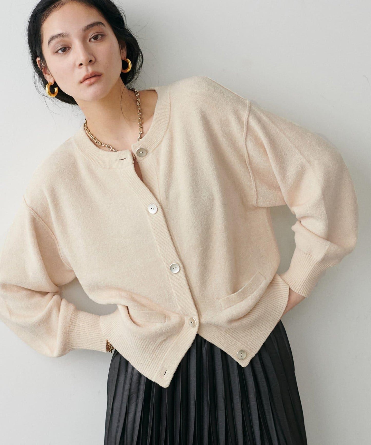 蓬鬆羽毛感針織短款開衫