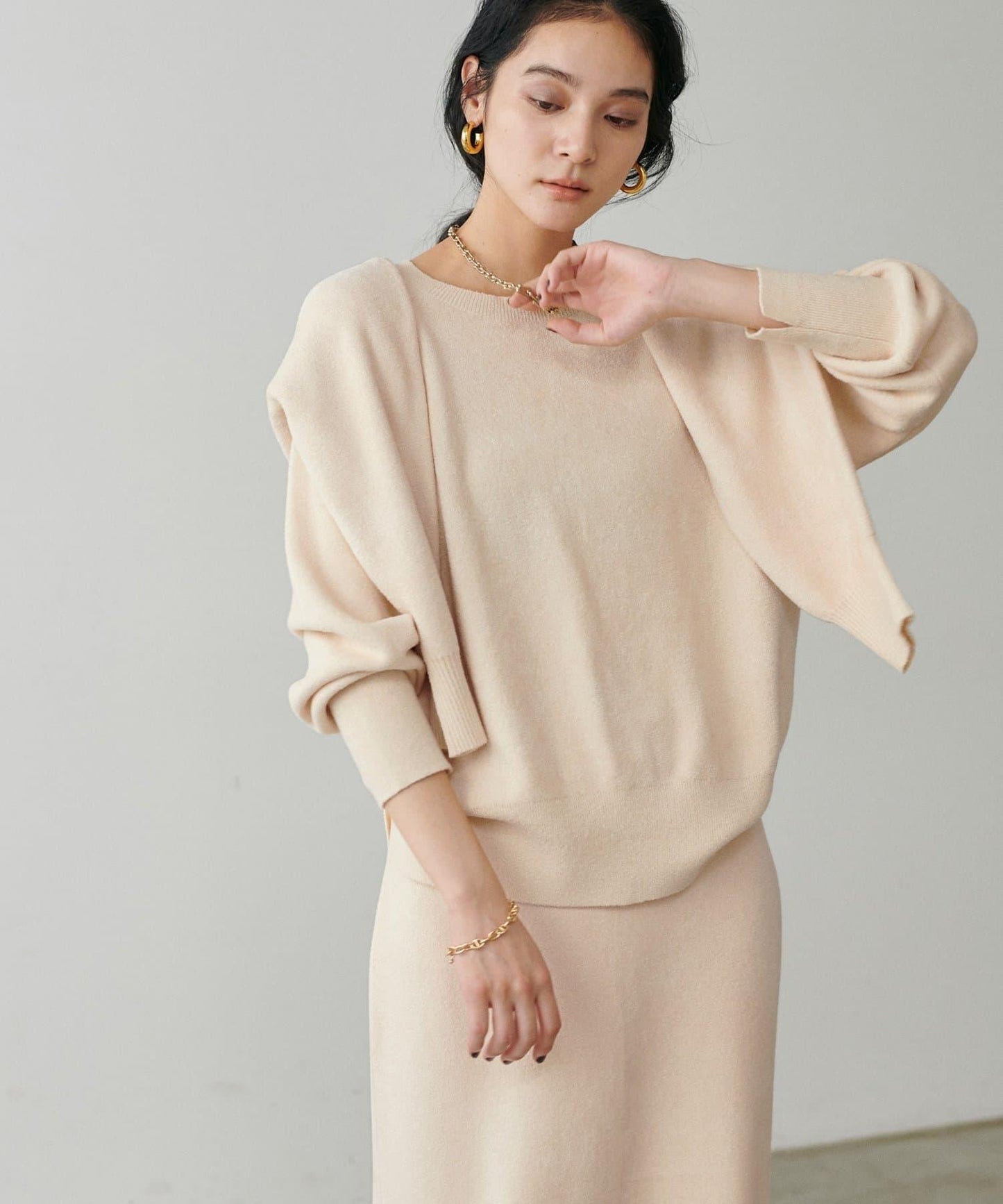 柔軟蓬鬆迷你羽毛針織套頭衫