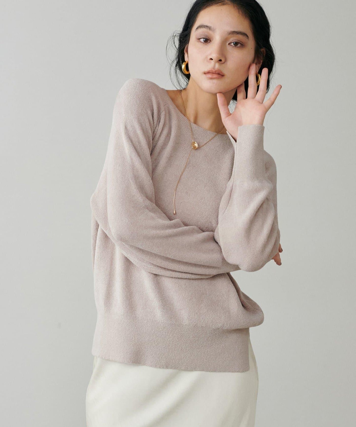 柔軟蓬鬆迷你羽毛針織套頭衫