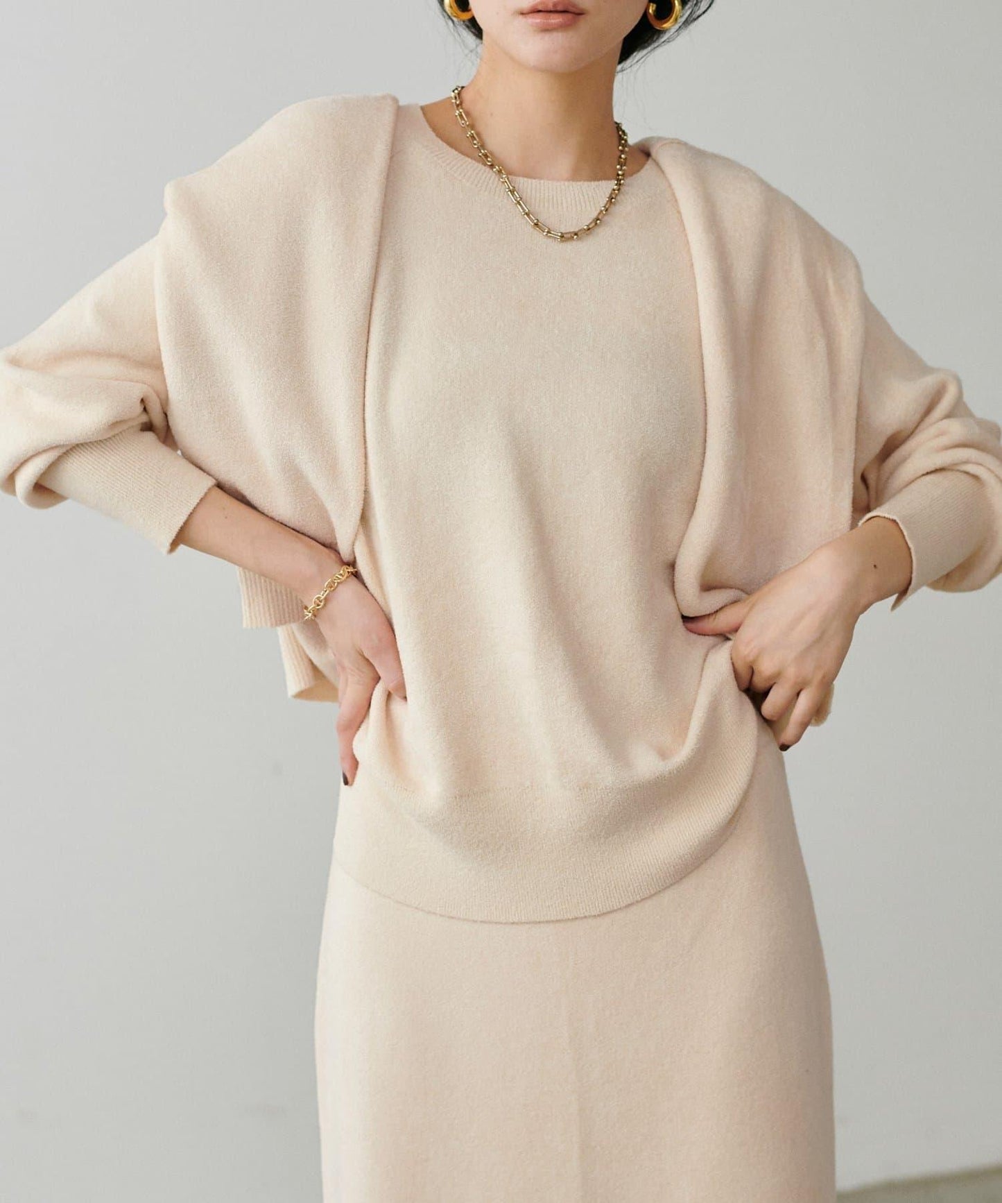 柔軟蓬鬆迷你羽毛針織套頭衫