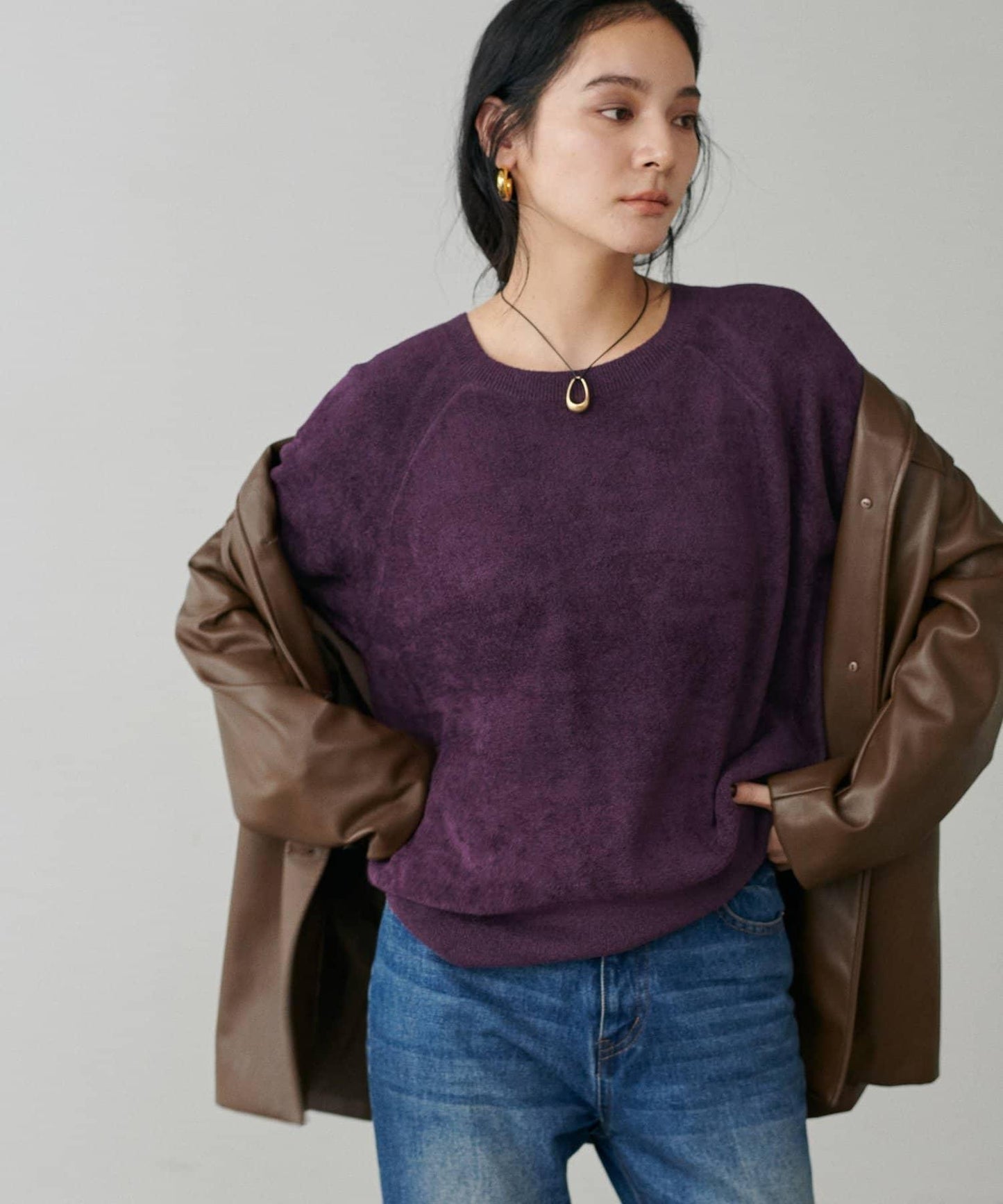 柔軟蓬鬆迷你羽毛針織套頭衫