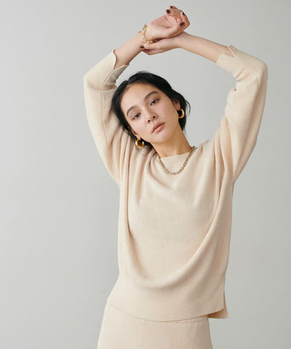 柔軟蓬鬆迷你羽毛針織套頭衫