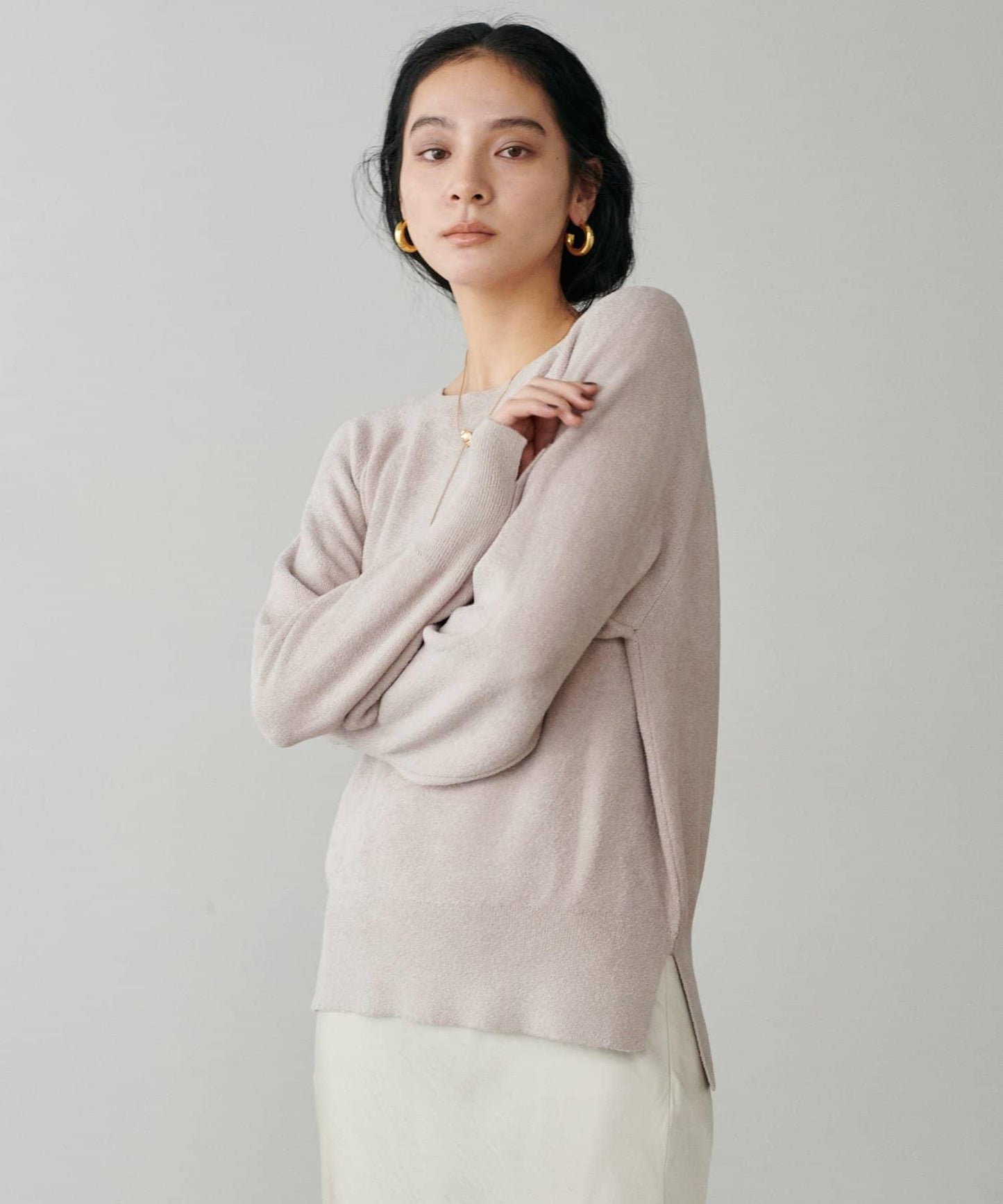 柔軟蓬鬆迷你羽毛針織套頭衫