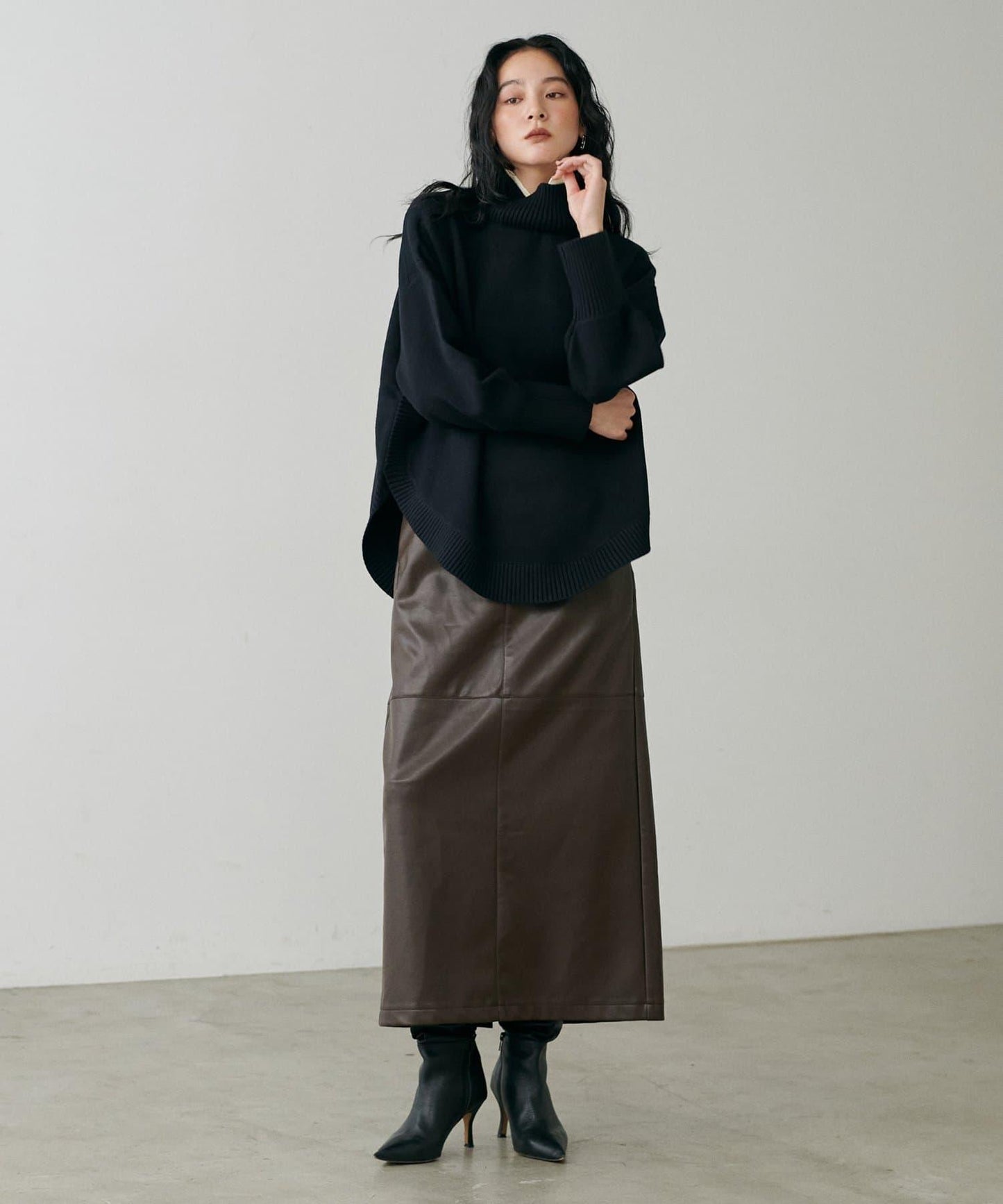 圓弧下襬雙層領針織衫