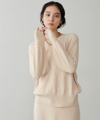 柔軟蓬鬆迷你羽毛針織套頭衫