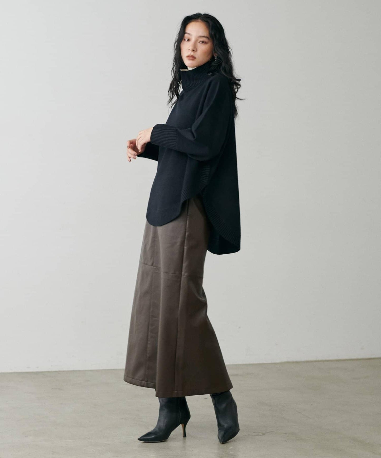 圓弧下襬雙層領針織衫