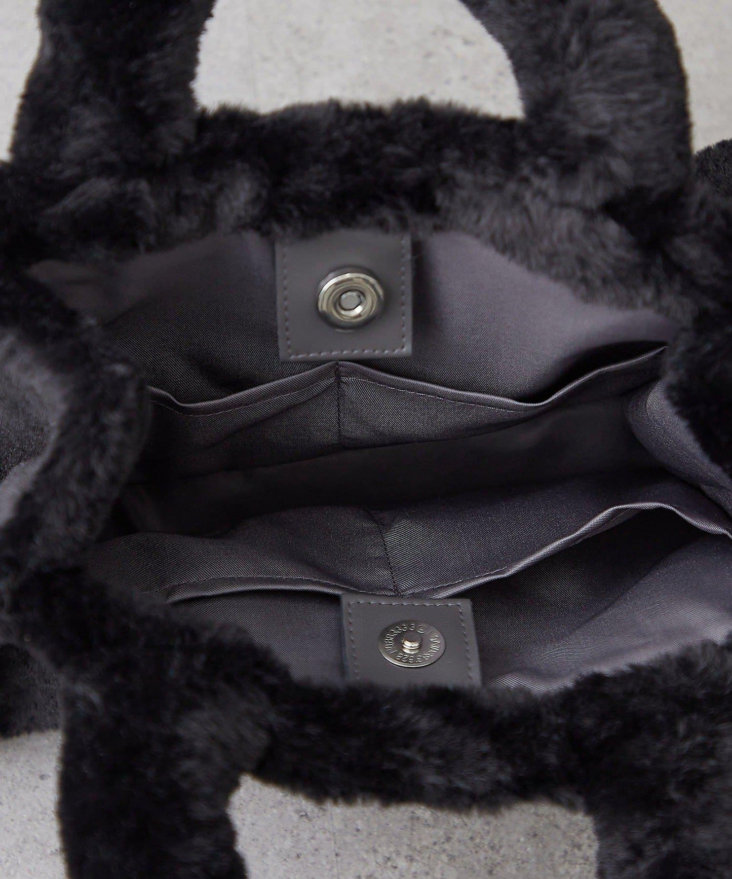 【OUTLET限定】標誌刺繡毛絨托特包