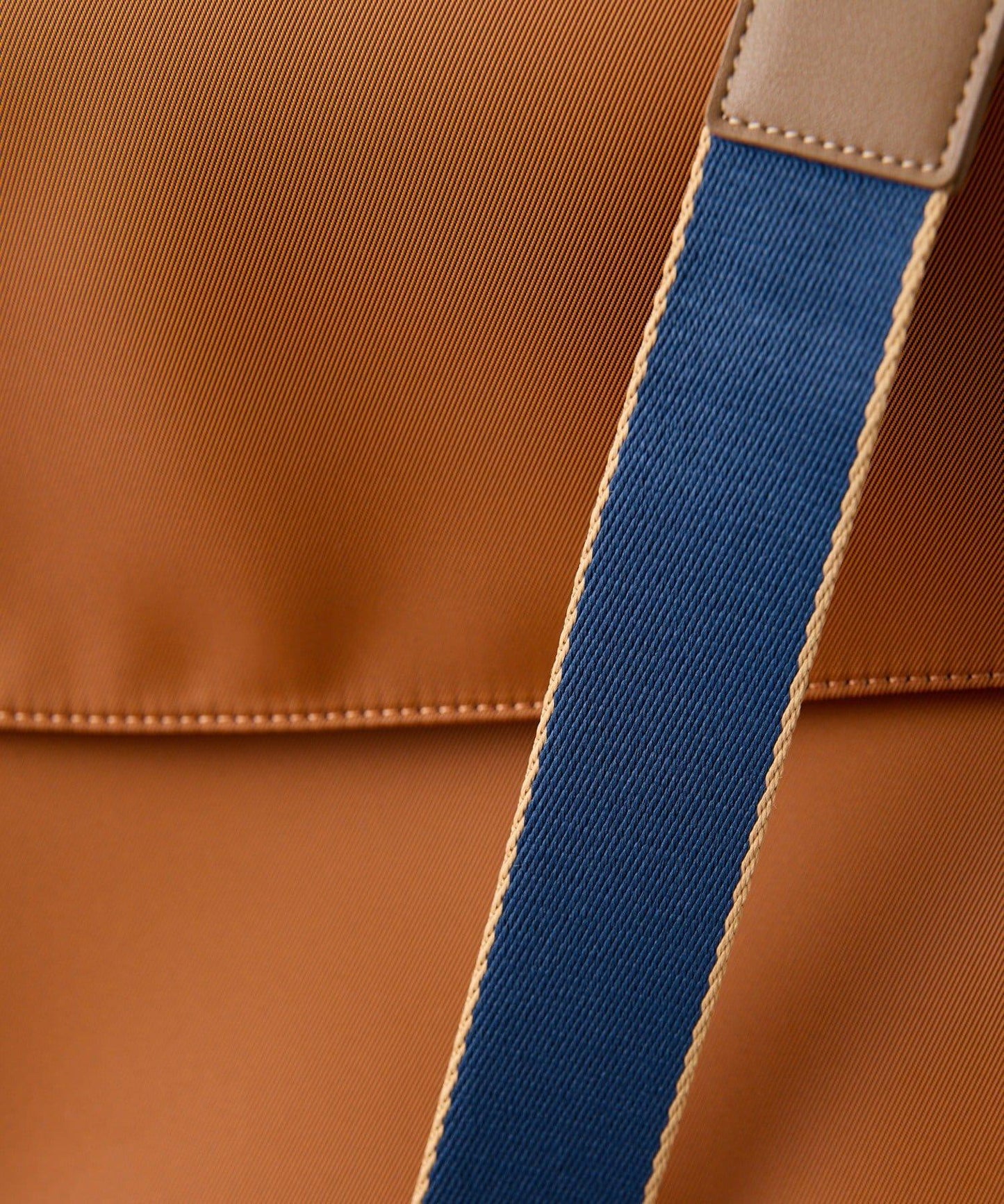 A4尺寸適用時尚防潑水托特包L