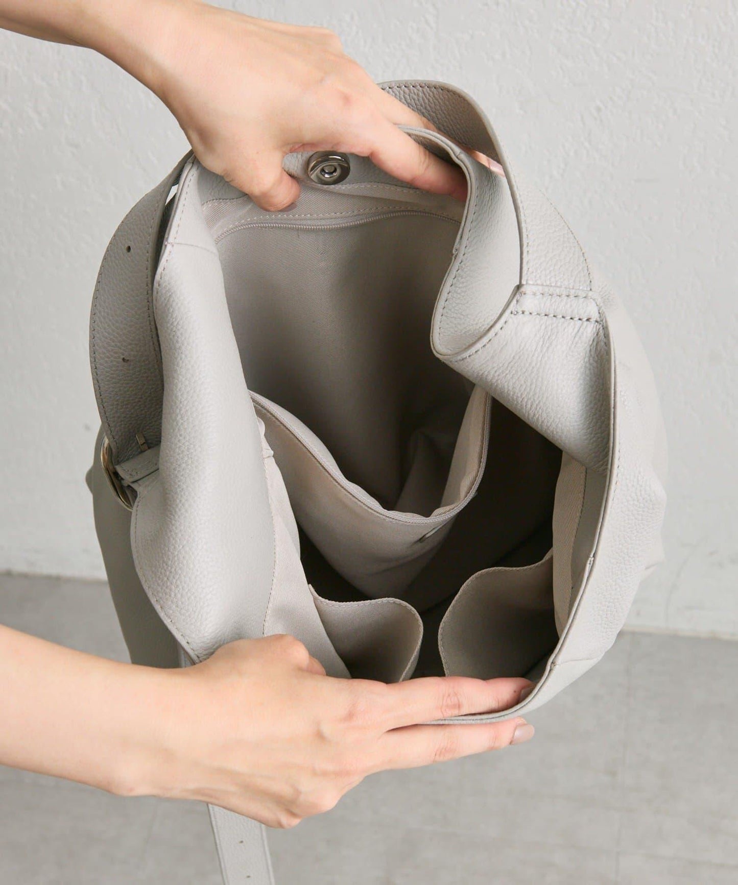 《本革/A4尺寸適用》長肩帶單肩包