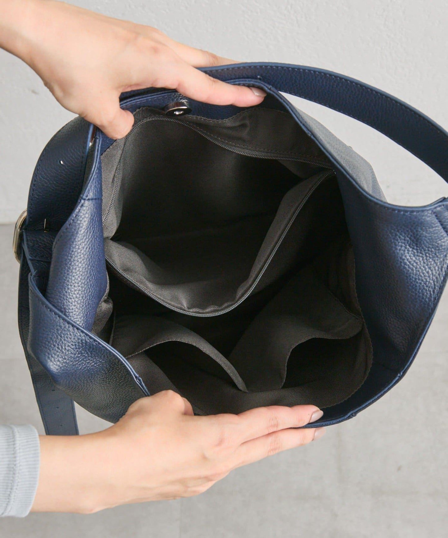 《本革/A4尺寸適用》長肩帶單肩包