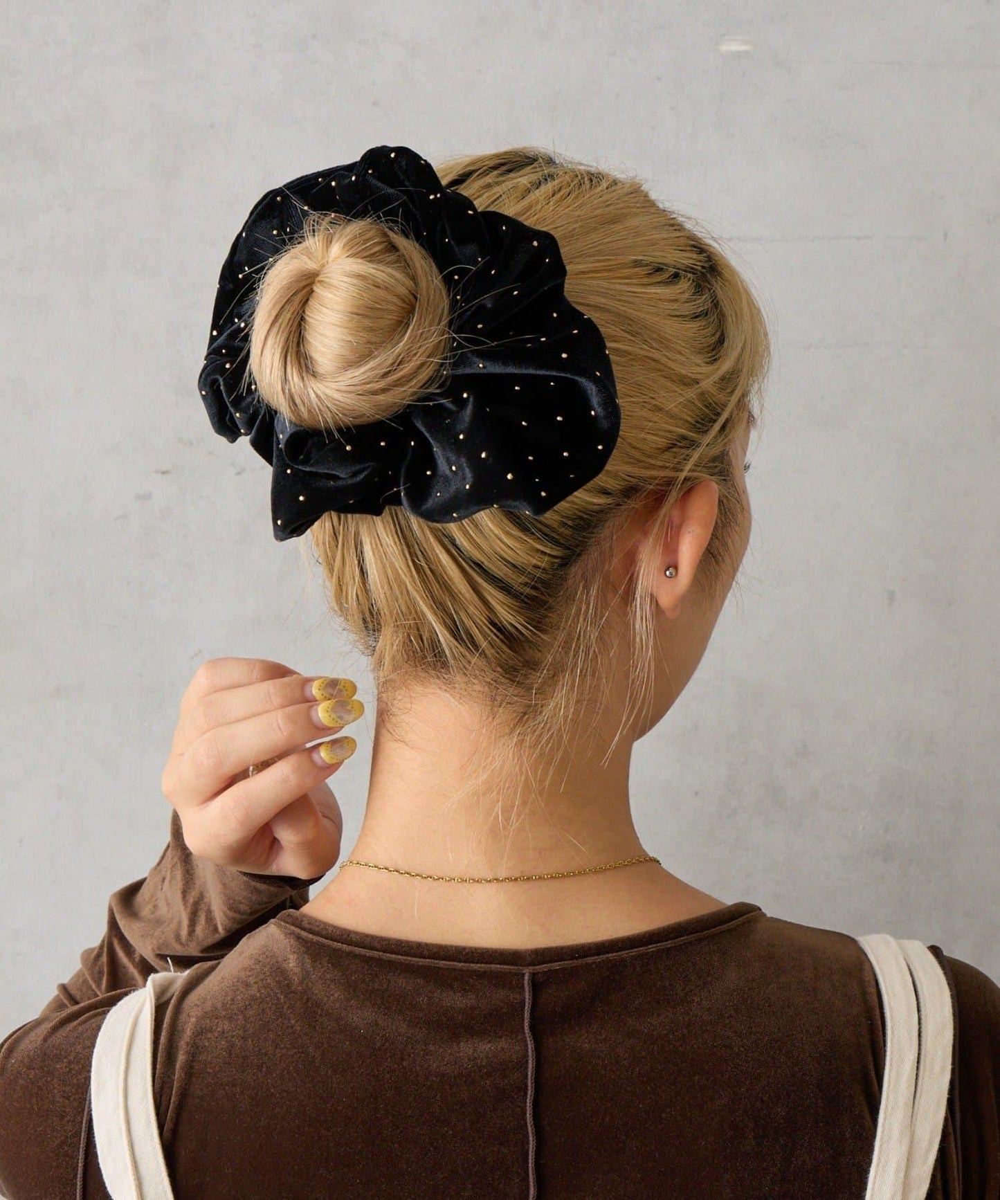 鑲釘天鵝絨髮圈