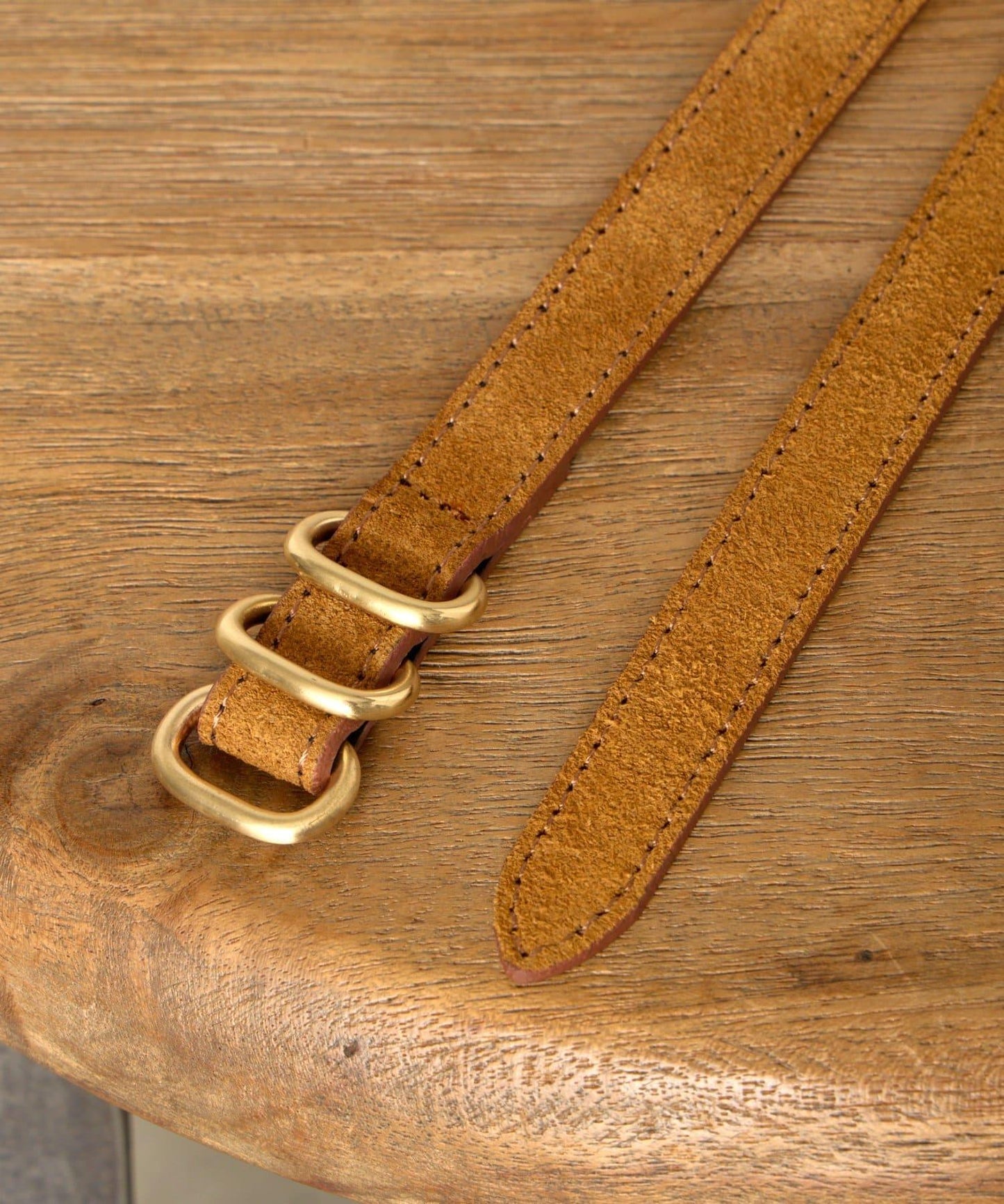 三連扣麂皮腰帶