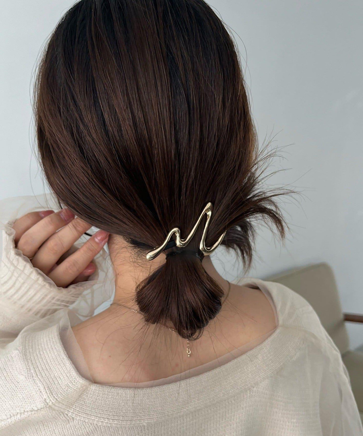 〈GOLDY/ゴールディ〉弧形線條纖細髮夾2