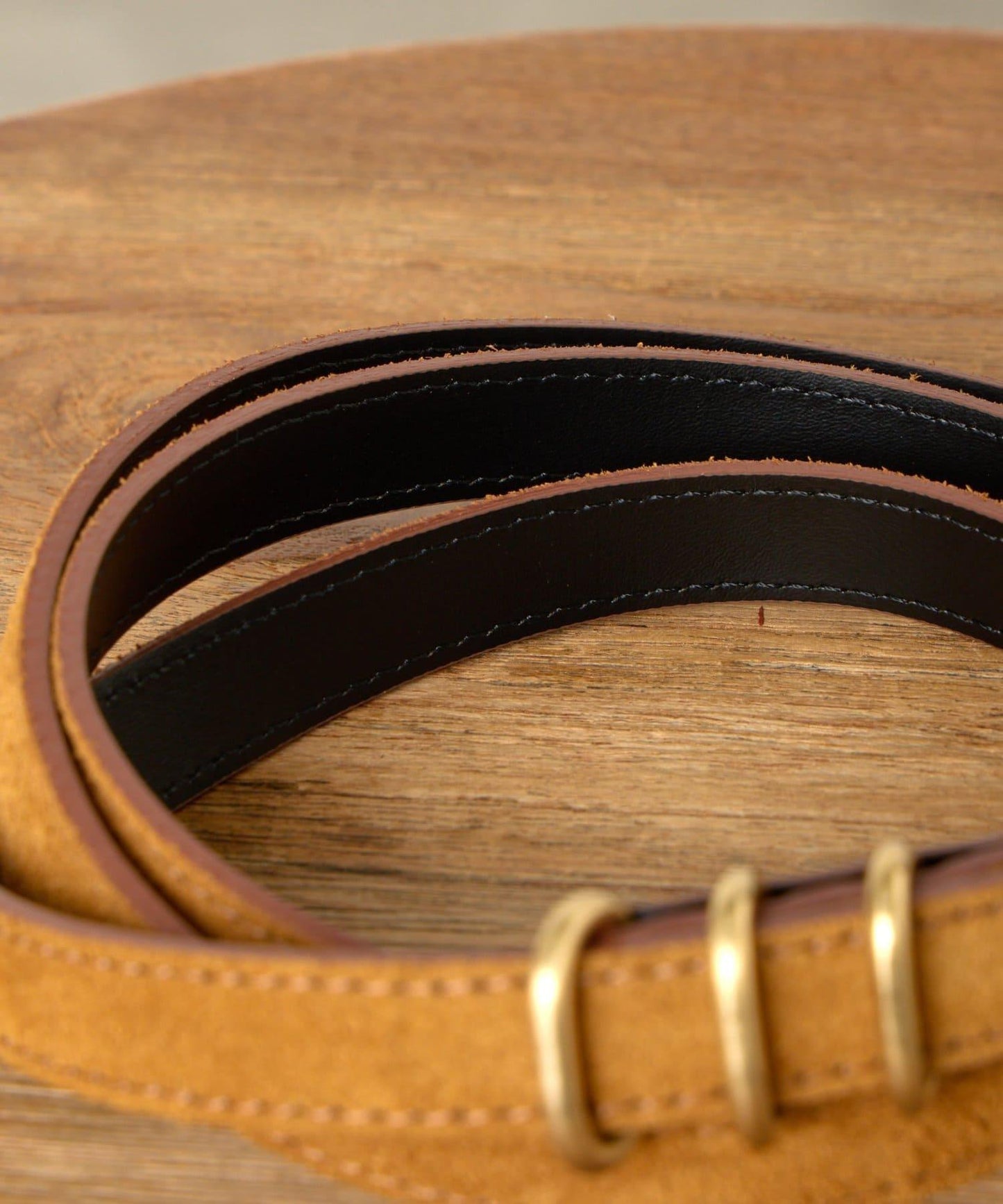 三連扣麂皮腰帶