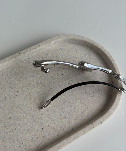 〈GOLDY/ゴールディ〉弧形線條纖細髮夾2