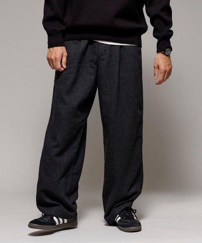 寬鬆版型水洗羊毛混紡法蘭絨長褲