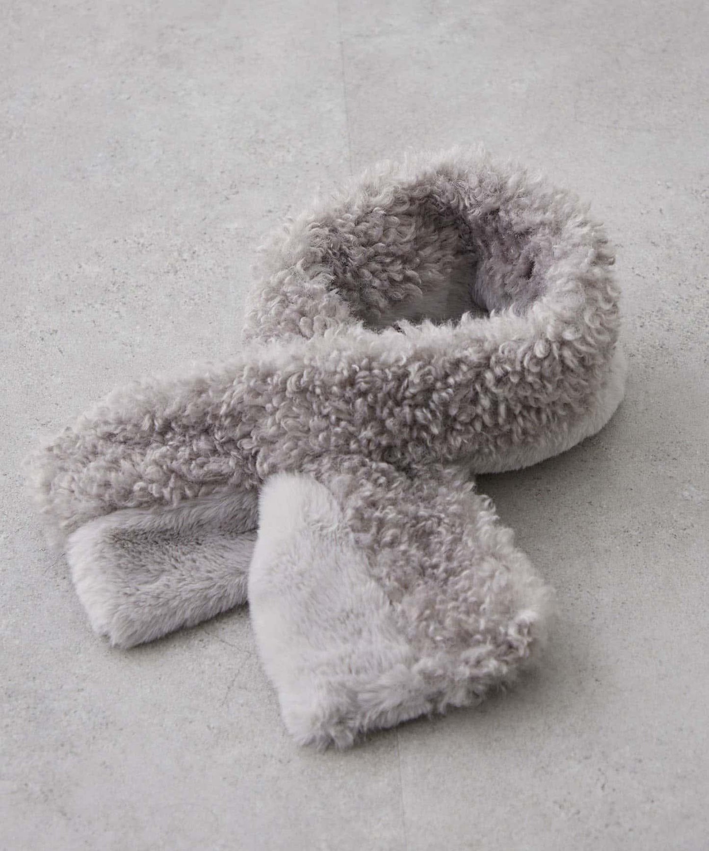 貴賓犬×仿毛拼接圍巾