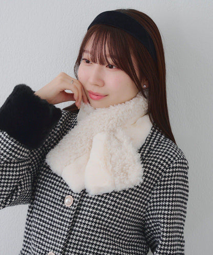 貴賓犬×仿毛拼接圍巾