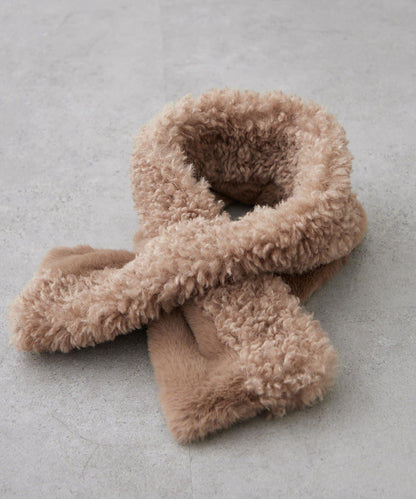 貴賓犬×仿毛拼接圍巾