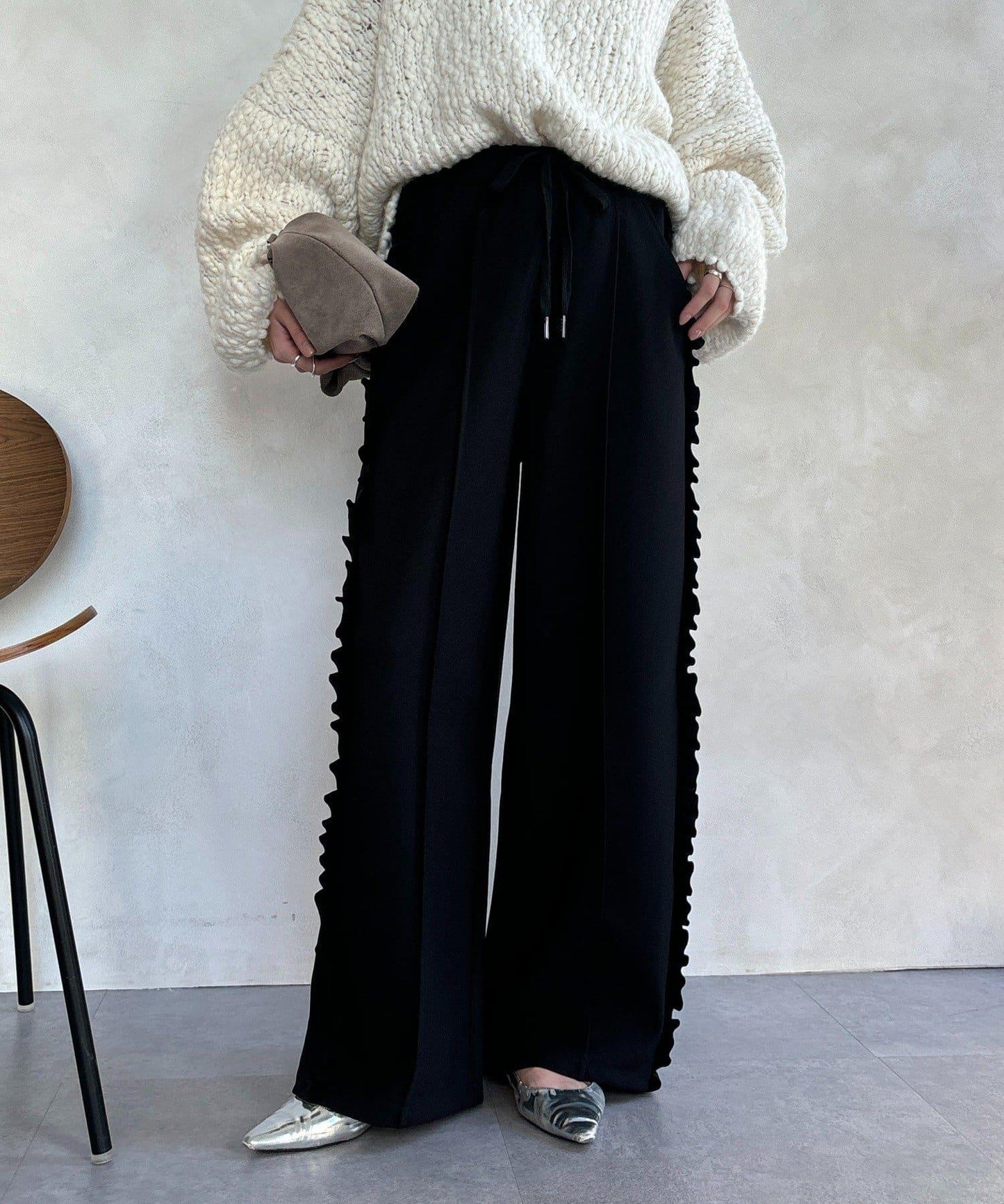 剪裁喬其紗側邊荷葉邊褲